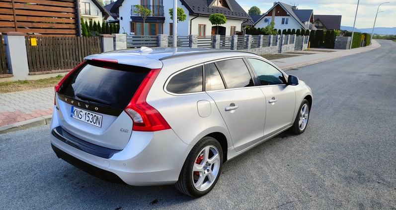 Volvo V60 cena 29900 przebieg: 209000, rok produkcji 2012 z Sopot małe 79